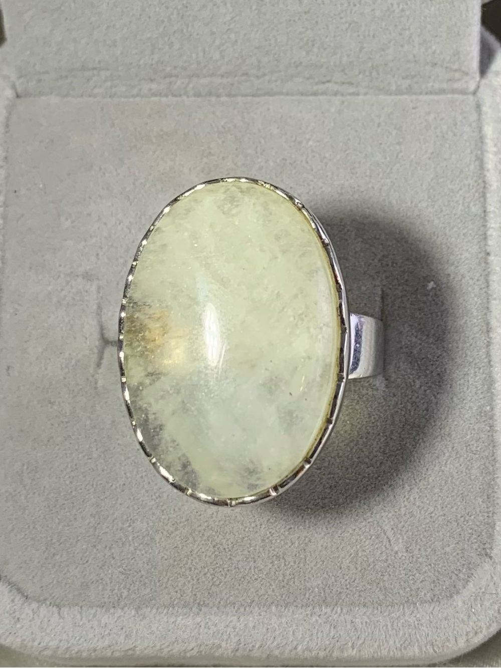 vintage sterling silver oval moonstone ring.size 7/7.25